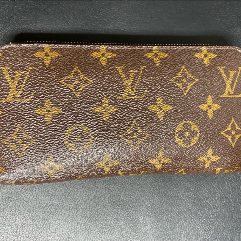 Louis Vuitton Authentic Monogram Brown Wallet